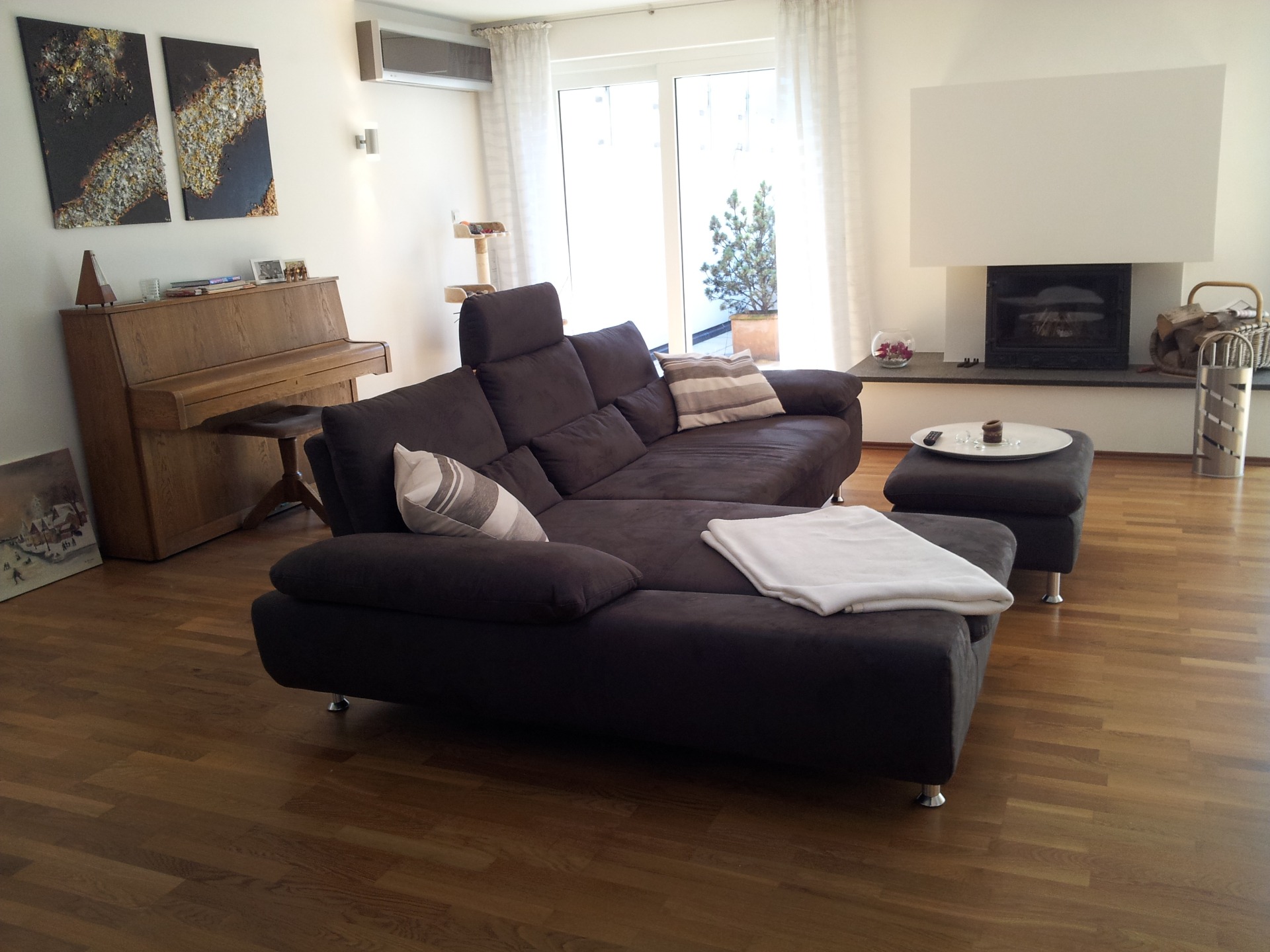 Wohnzimmer mit Kamin und Klimaanlage, Schluchtstr. 25, 45359 Essen, Deutschland