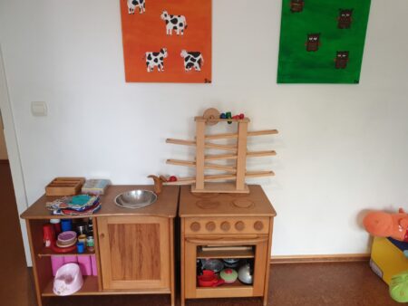 Kindertagespflege Kinderspielküche mit Zubehör