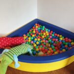 Kindertagespflege Bällebad mit 1000 bunten Bällen
