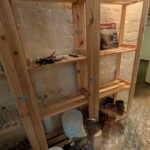 Regale zum Einlagern unserer privaten Dinge