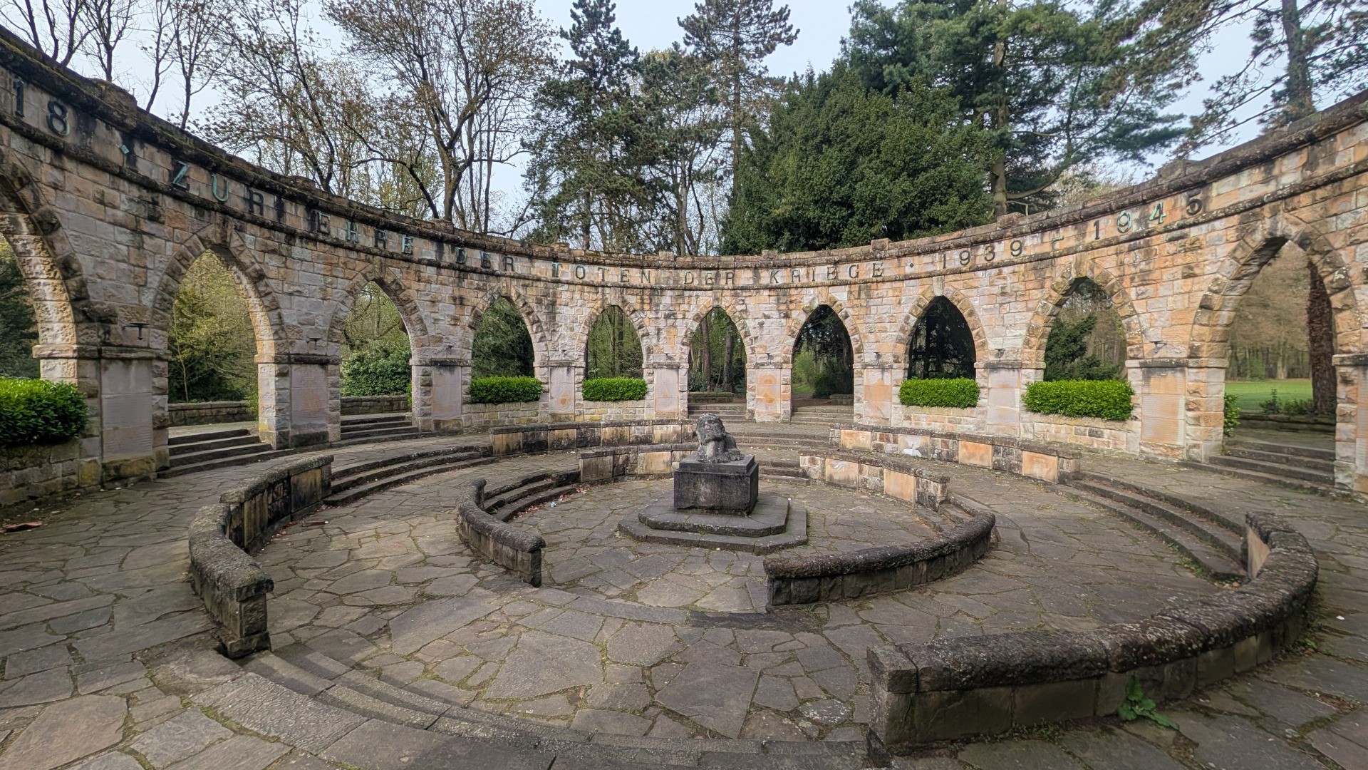 Kriegerdenkmal zum Gedenken an die Toten der Weltkriege