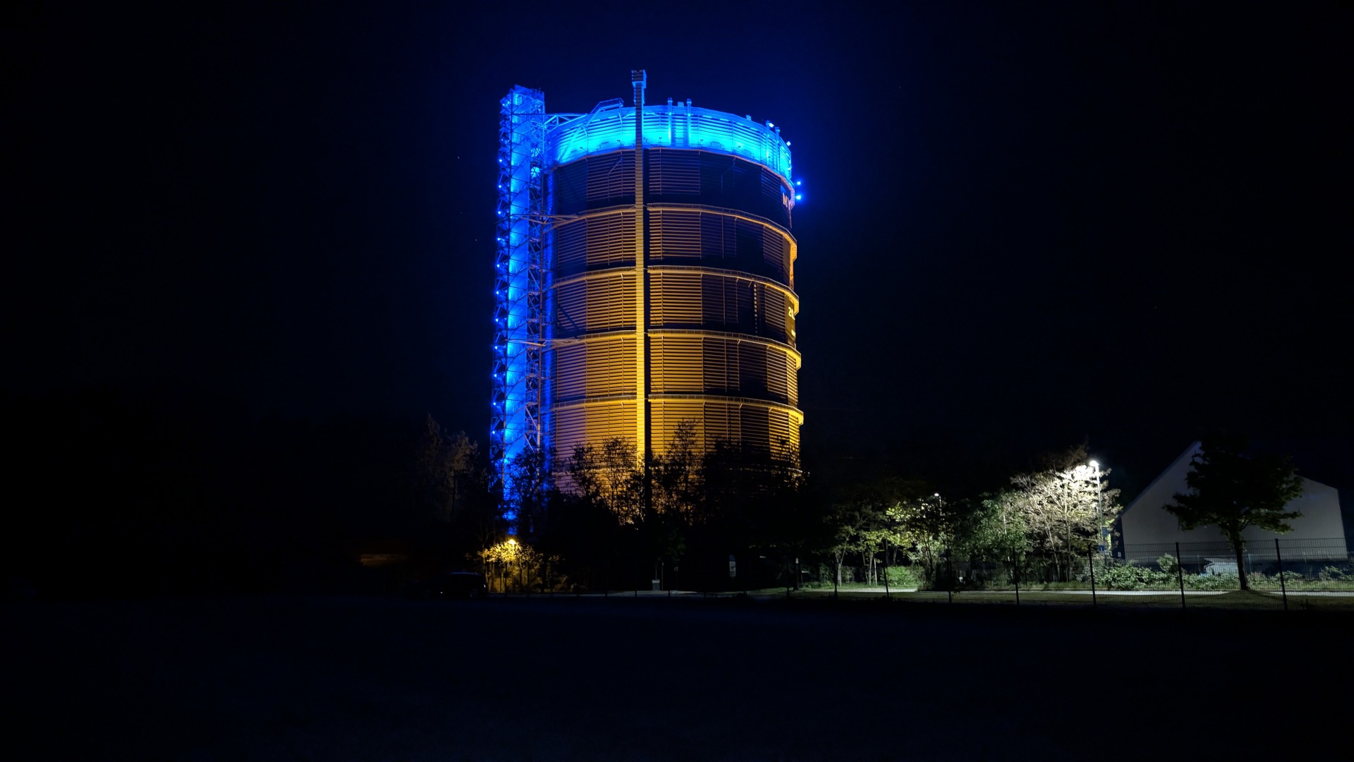 Gasometer Oberhausen bei Nacht