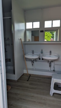 Sanitäranlagen auf dem Angerner Campingplatz