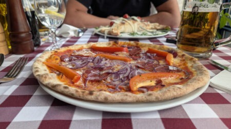 In Neustrelitz 'nen Happen essen
