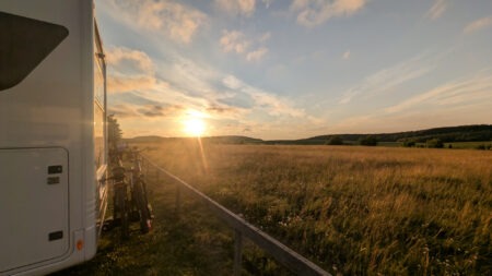 Abendstimmung am Wohnmobilstellplatz am Parkplatz Hagen auf Rügen