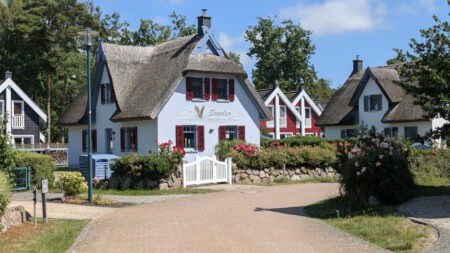 Reetgedeckte Ferienhäuser auf Rügen (Glowe)