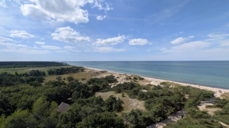 Ausblick vom Darßer Leuchtturm im Nordwesten der Halbinsel