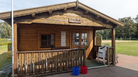 Wer nach abwechslungsreichem Sportangebot noch mehr schwitzen möchte, kann dies in der Sauna tun